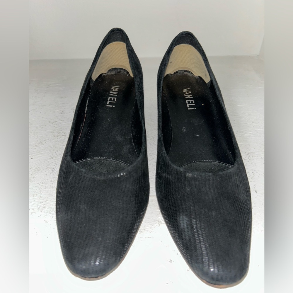 Vaneli Black Textured Flats - Picture 3 of 6